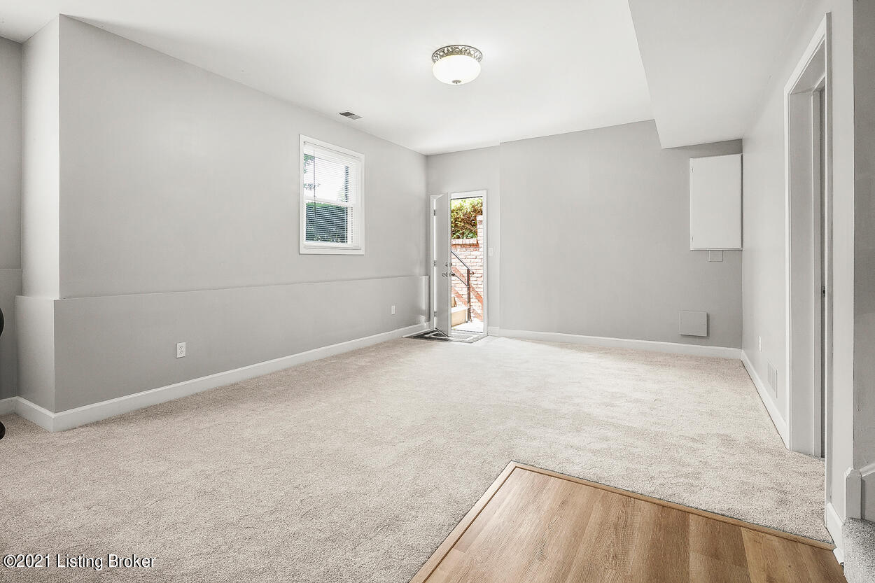 12501 Kirkham Road Louisville, KY 40299 - Photo 29 of 60 53