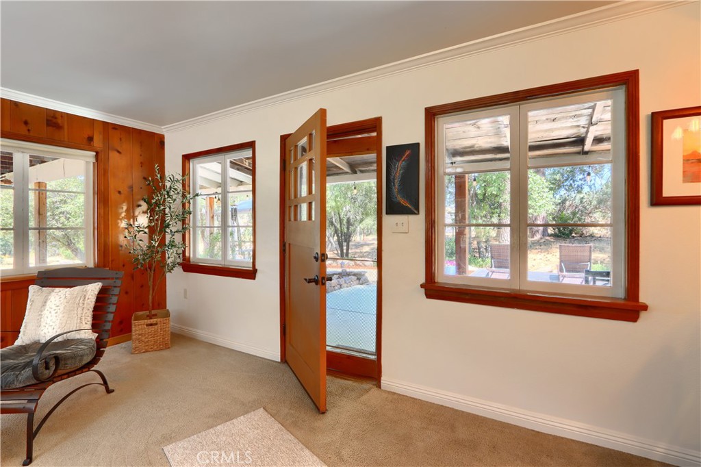 5641B Darrah Road Mariposa, CA 95338 - Photo 6 of 55 a view of a livingroom with a workspace