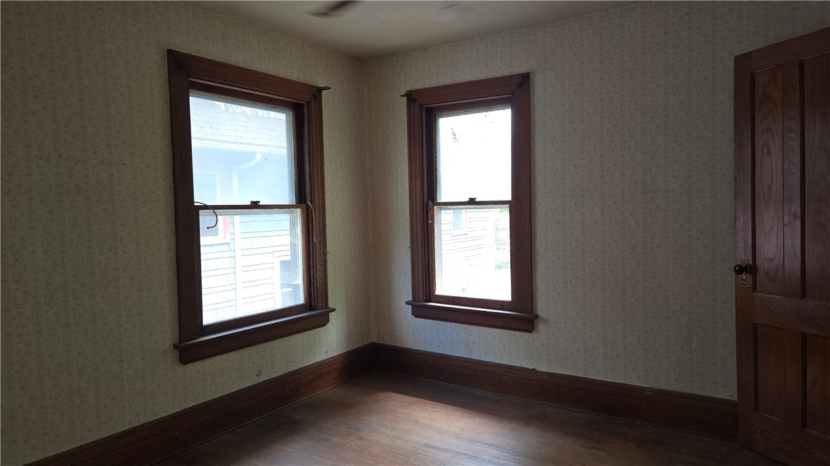302 Field Street Rochester, NY 14620 - Photo 16 of 32 1st Bedroom has ceiling fan.