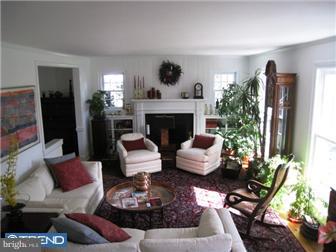 10 Wendover Road Yardley, PA 19067 - Photo 2 of 12 Living Room