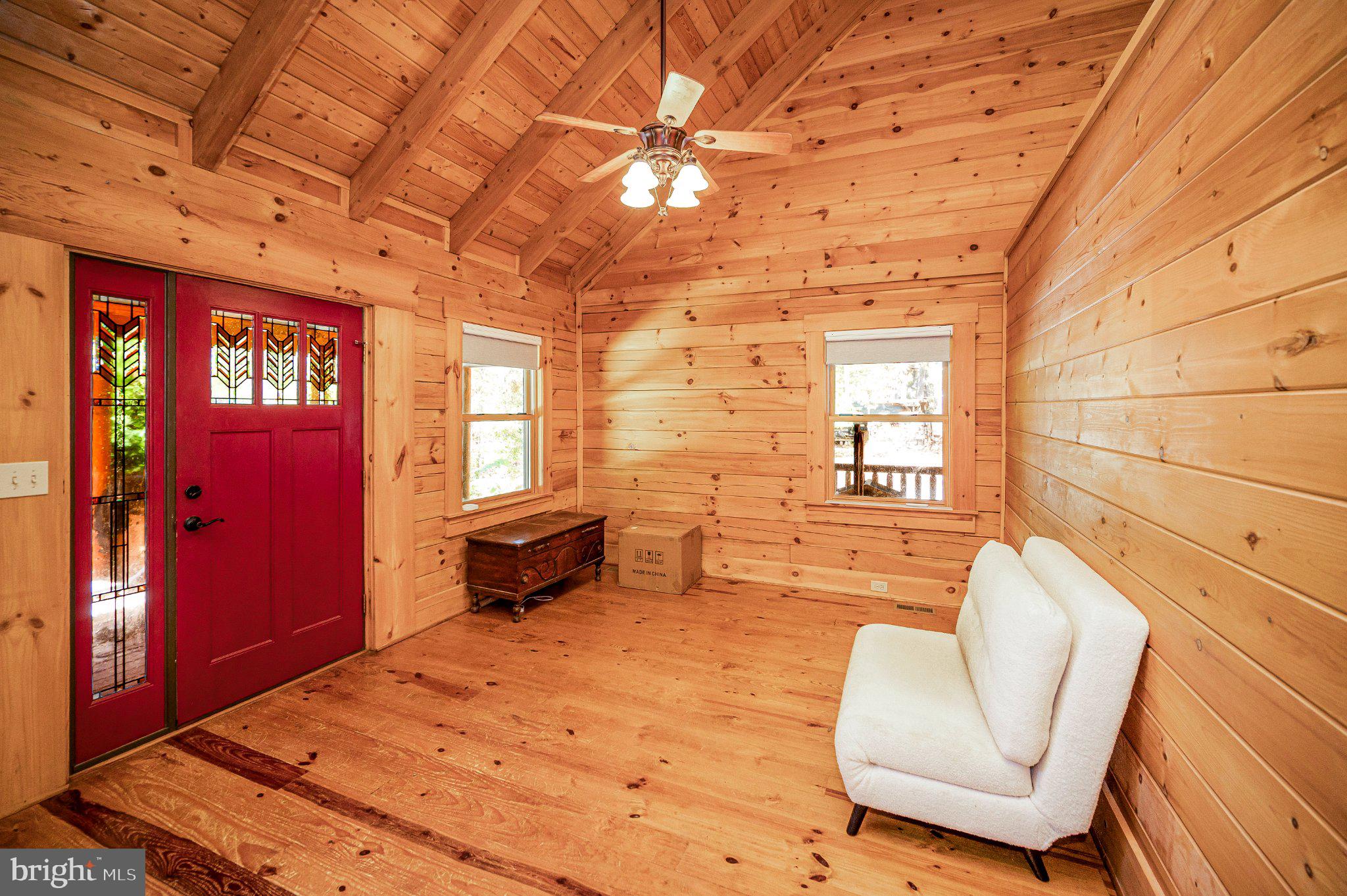 Large entry area
