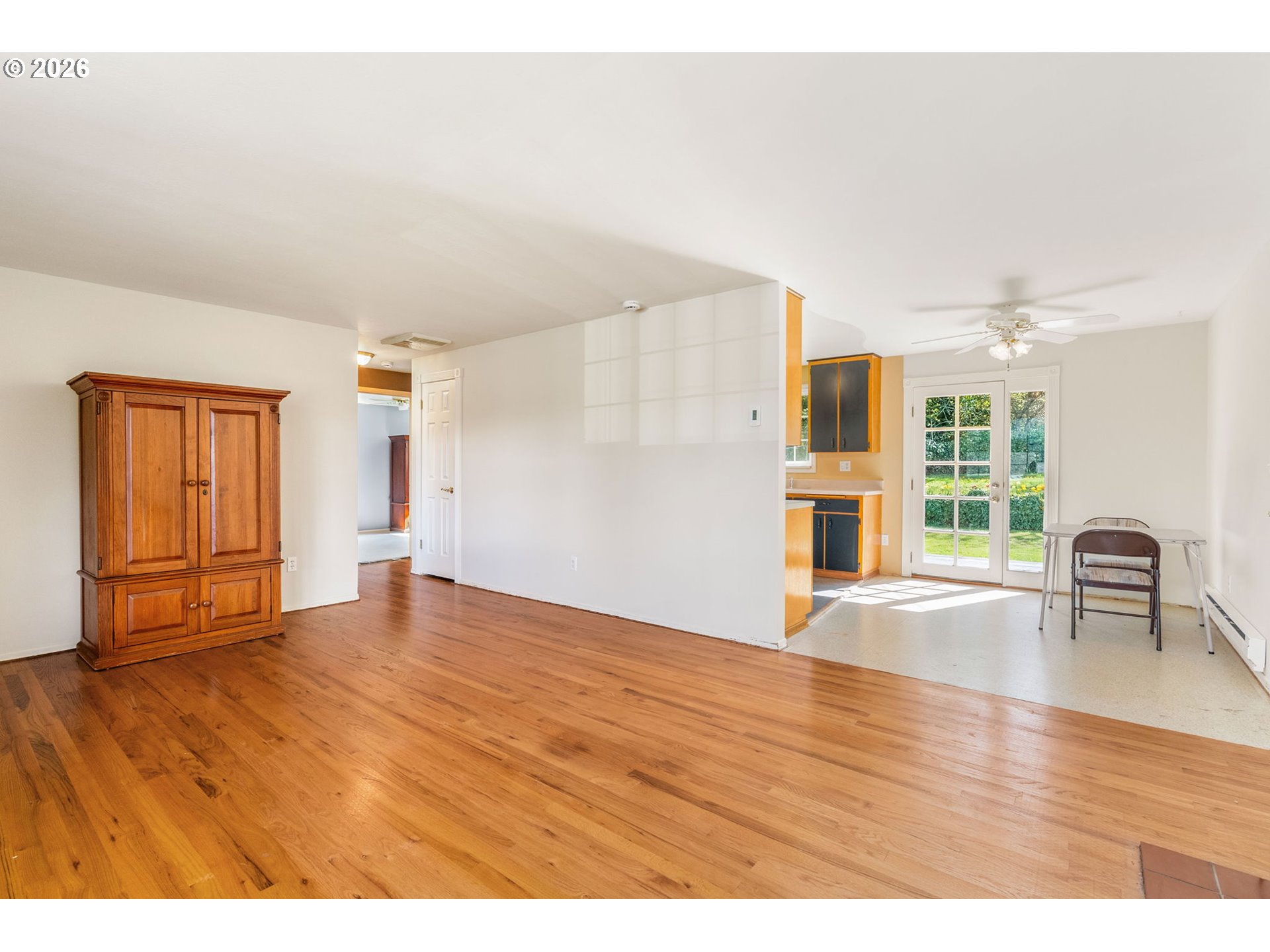 2419 Prospect Avenue Hood River, OR 97031 - Photo 11 of 27 a view of empty room with wooden floor and fan