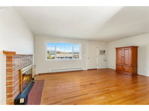 $489,900 | 2419 Prospect Avenue, Hood River, OR 97031