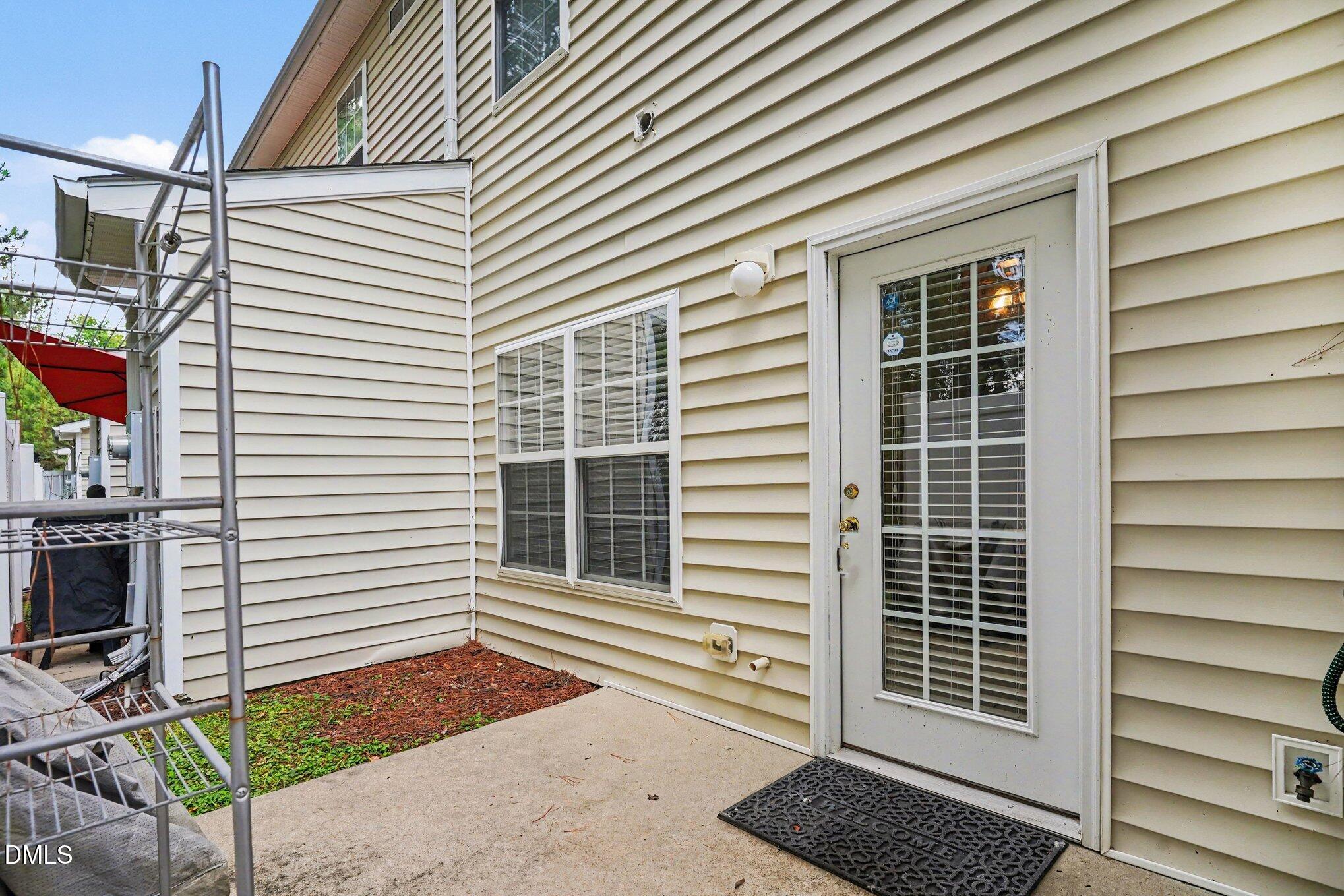 1720 Talon Ridge Way Raleigh, NC 27610 - Photo 13 of 16 020_file_2754