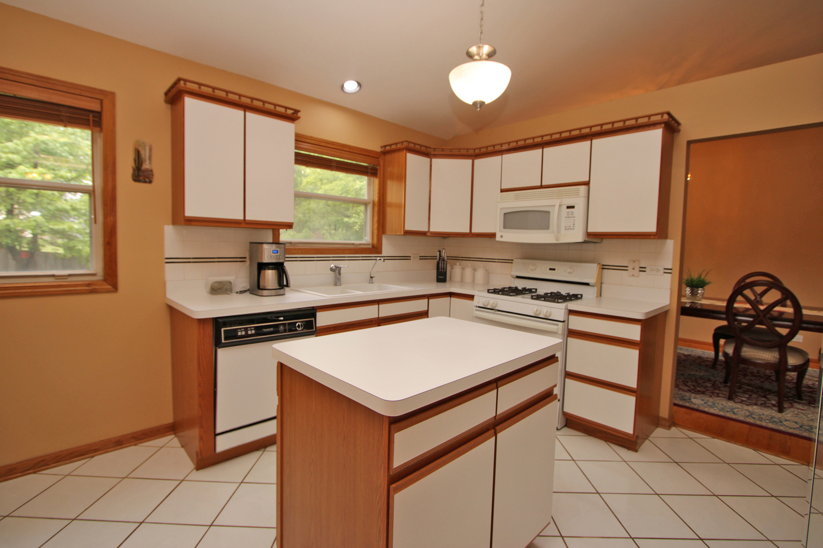 464 Farm Bridge Road Lake Zurich, IL 60047 - Photo 10 of 38