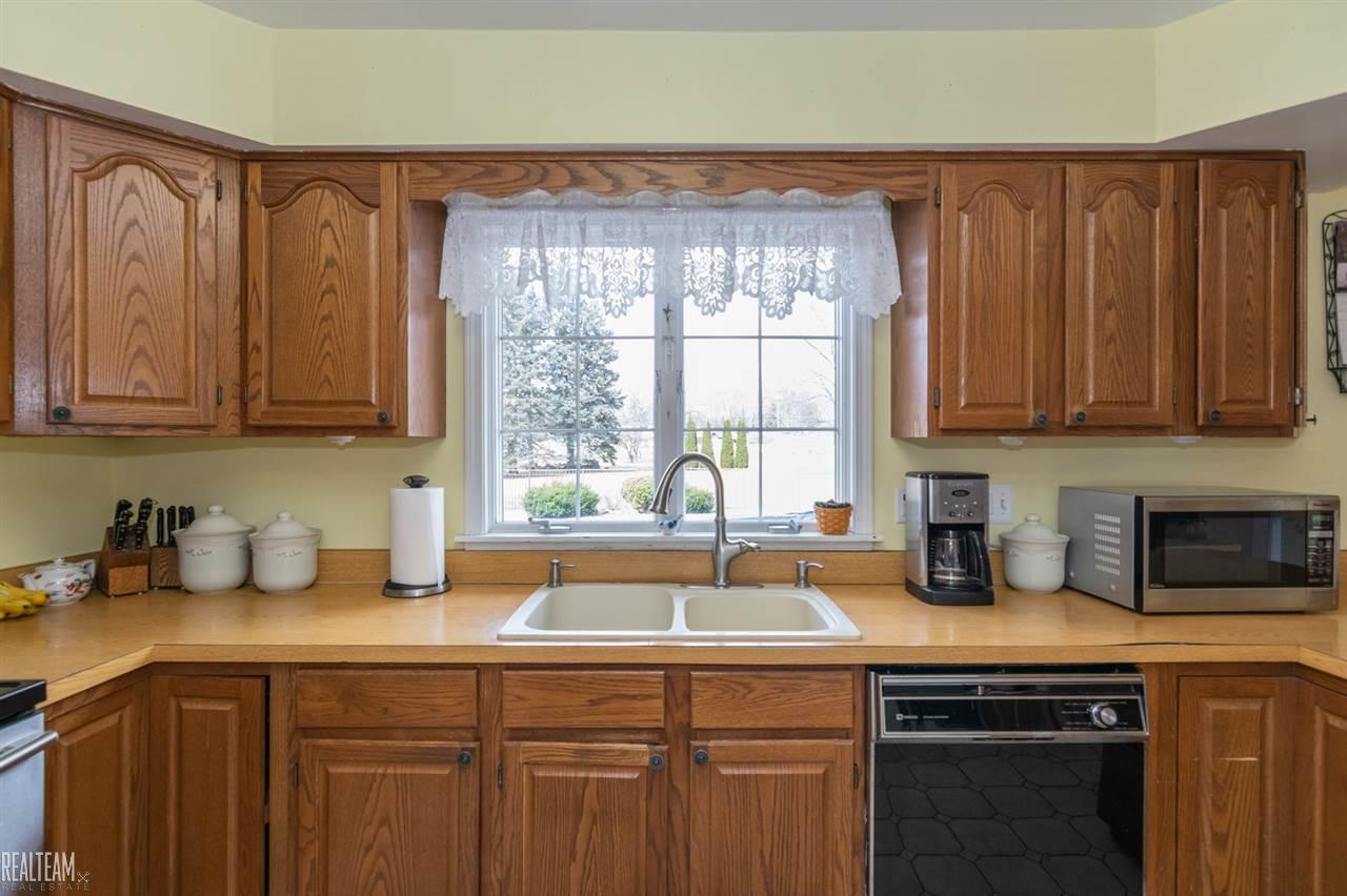 11127 Erdmann Road Sterling Heights, MI 48314 - Photo 9 of 44 31374626-8.JPG