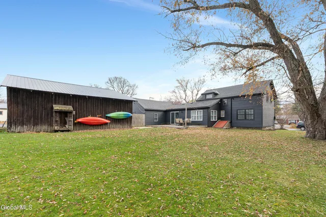 $949,900 | 5922-5926 Highway 81, Greenville, NY 12083