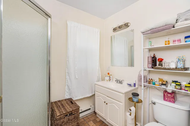 $949,900 | 5922-5926 Highway 81, Greenville, NY 12083