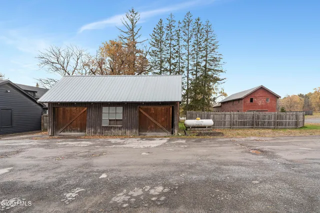 $949,900 | 5922-5926 Highway 81, Greenville, NY 12083