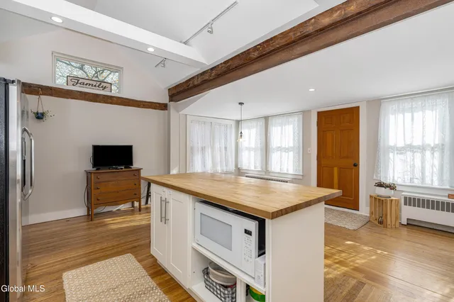 $949,900 | 5922-5926 Highway 81, Greenville, NY 12083