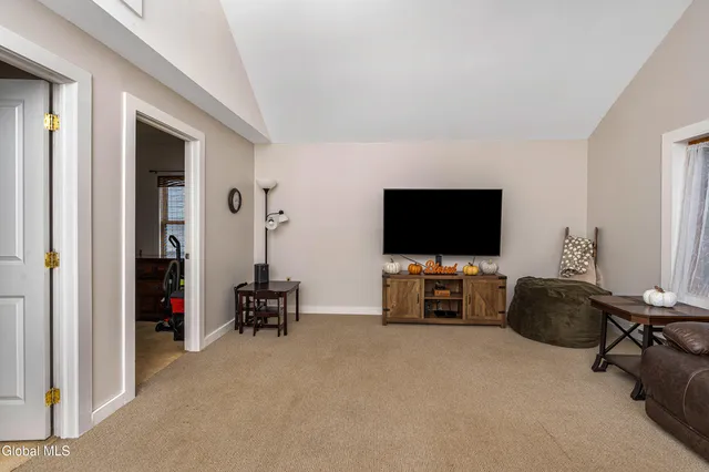 $949,900 | 5922-5926 Highway 81, Greenville, NY 12083