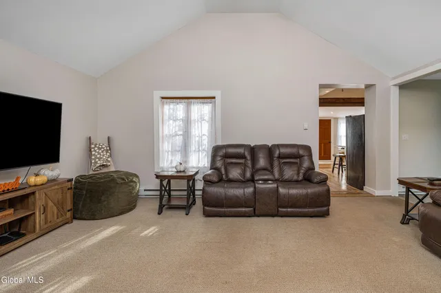 $949,900 | 5922-5926 Highway 81, Greenville, NY 12083