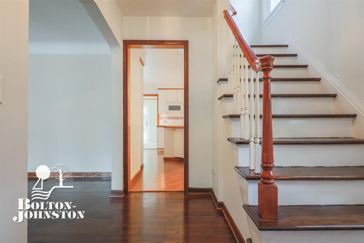 1948 Broadstone Road Grosse Pointe, MI 48236 - Photo 6 of 20 Foyer