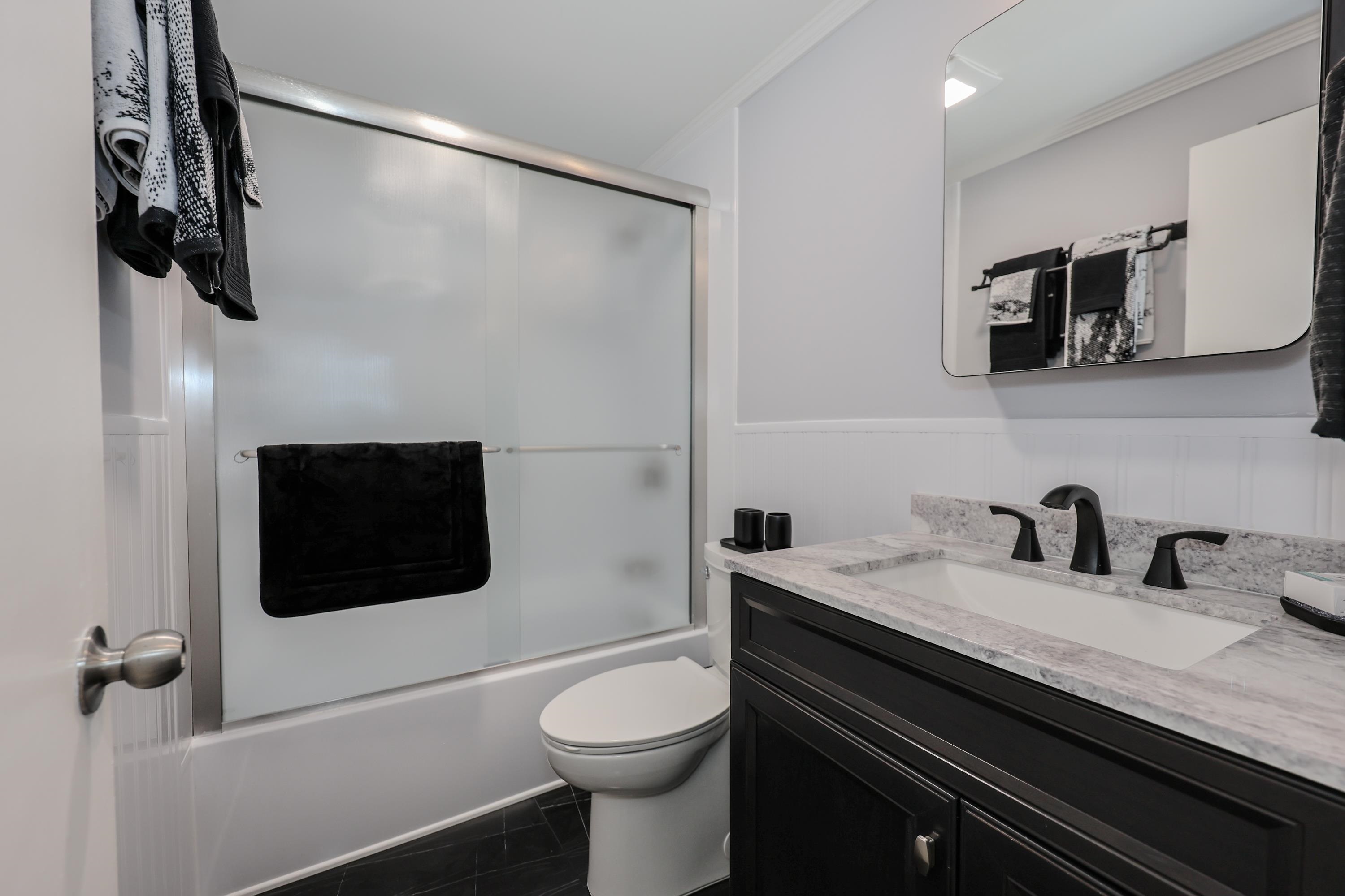 50 R English Village Road, Unit 202 Manchester, NH 03102 - Photo 12 of 16 Gallery Image 12