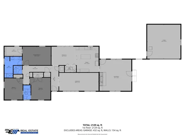 a black and white photo of a open area