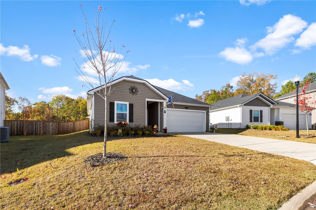 114 Layken Drive Fountain Inn, SC 29644 - Photo 3 of 46