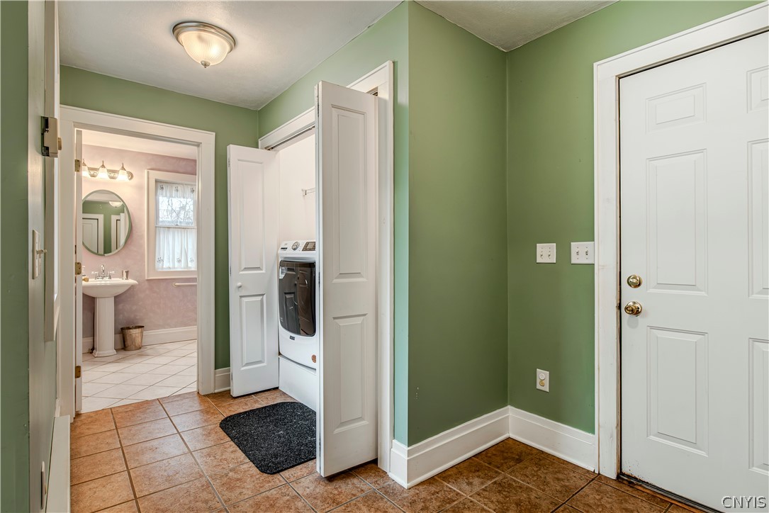 111 Charing Road DeWitt, NY 13214 - Photo 32 of 50