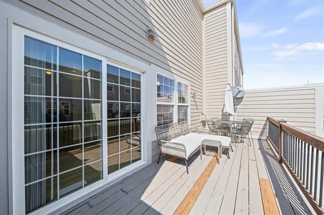 $375,000 | 2911 Gentry Park, Kansas City, MO 64116