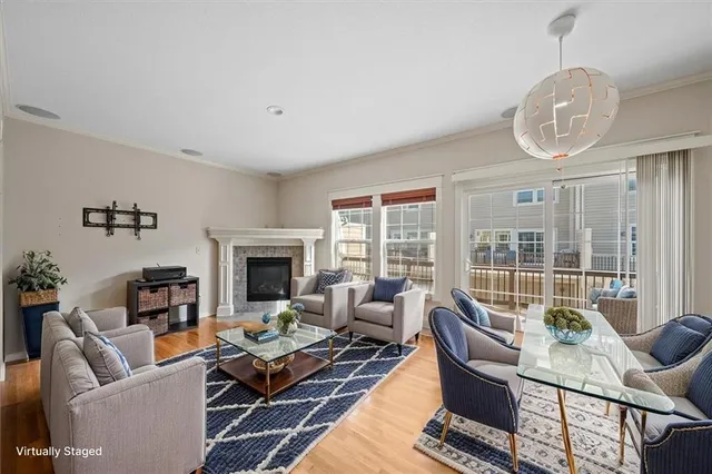 $375,000 | 2911 Gentry Park, Kansas City, MO 64116