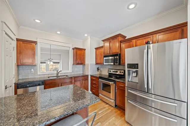 $375,000 | 2911 Gentry Park, Kansas City, MO 64116