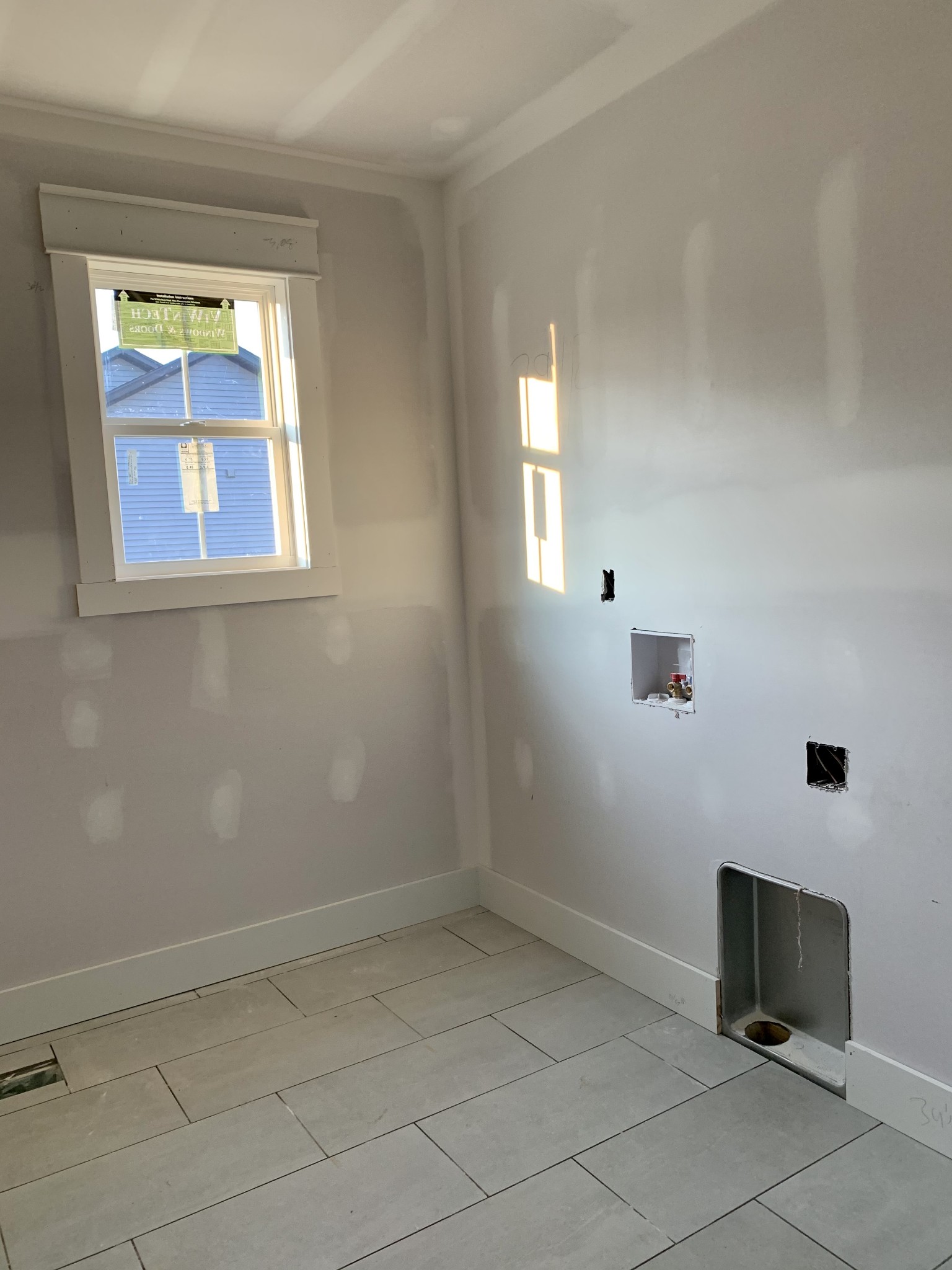 728 White Road Portland, TN 37148 - Photo 10 of 15 a view of an empty room with a window