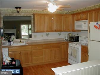 210 Fox Run Exton, PA 19341 - Photo 6 of 11 Kitchen