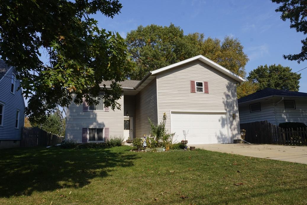 1816 83rd Street Kenosha, WI 53143 - Photo 1 of 1 _DSC5548