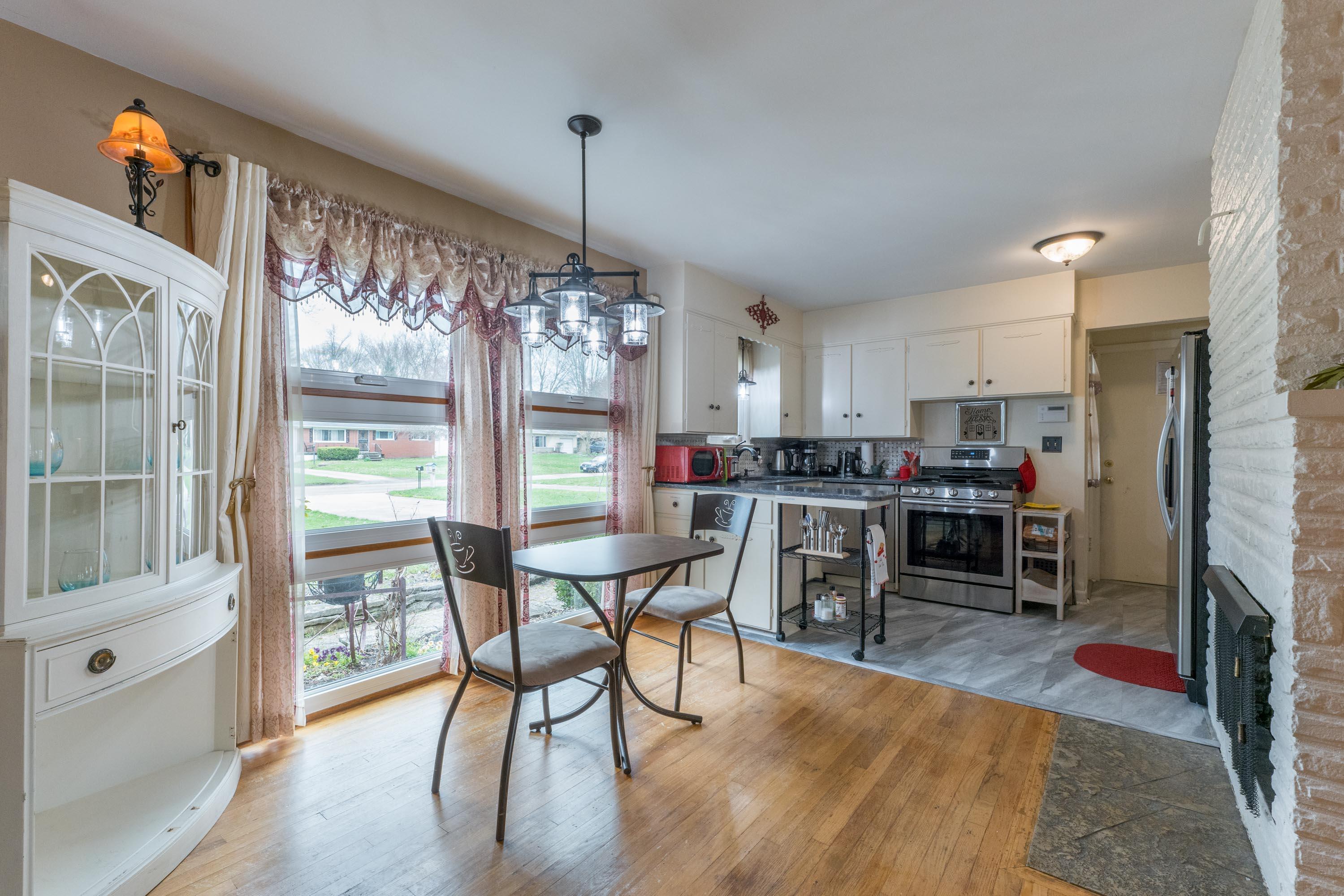 3254 Minerva Lake Road Columbus, OH 43231 - Photo 4 of 42 008P1588395
