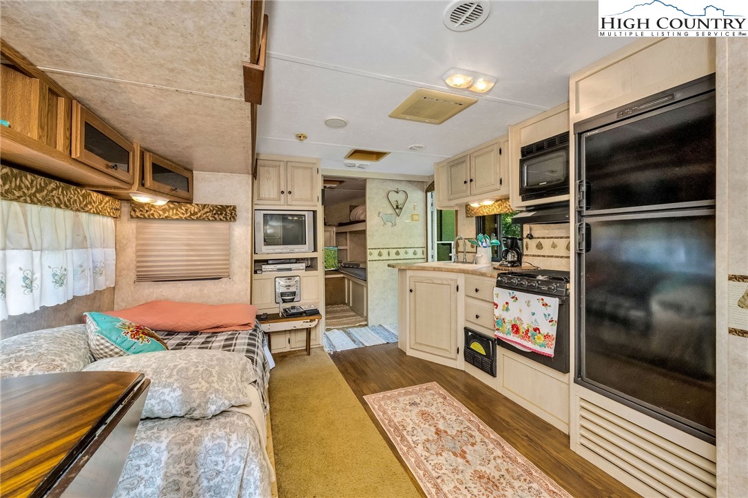 2314 North Fork New River Road Lansing, NC 28643 - Photo 16 of 50