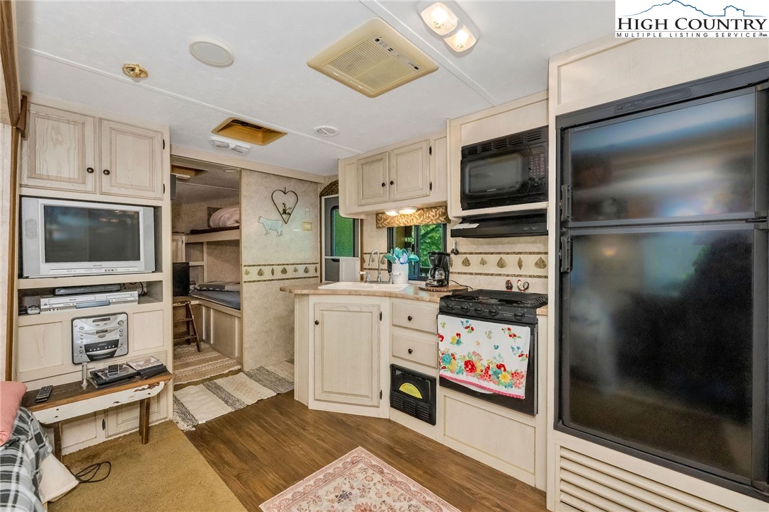 2314 North Fork New River Road Lansing, NC 28643 - Photo 27 of 50