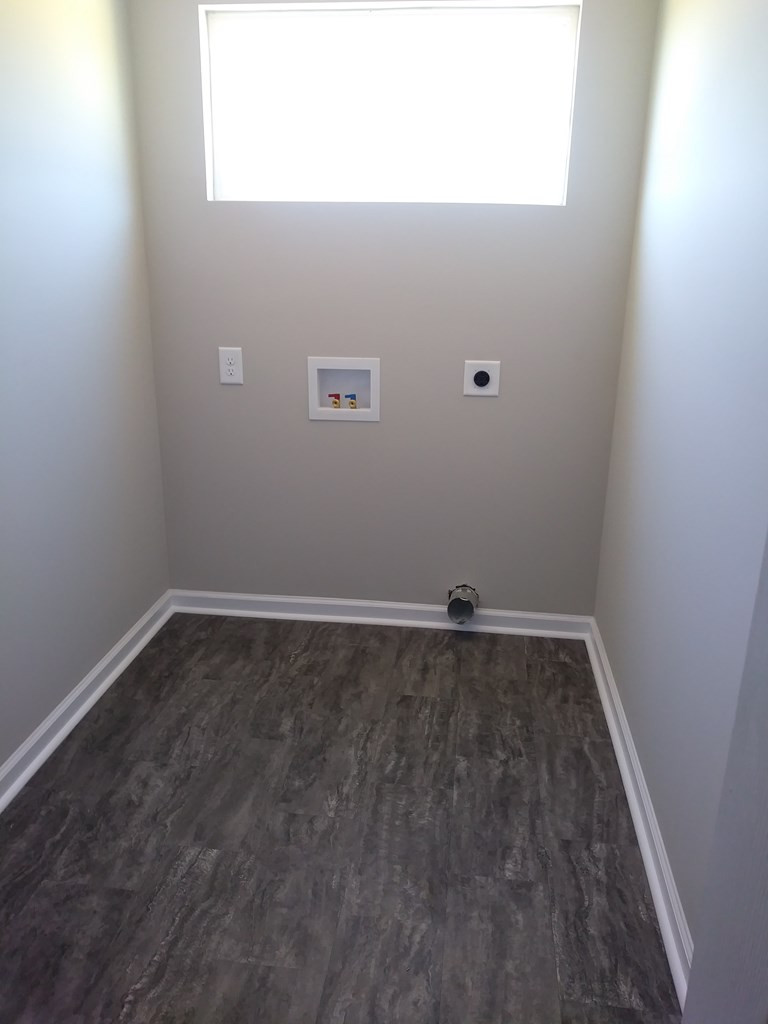 115 May Road Thomson, GA 30824 - Photo 15 of 18 Laundry Room