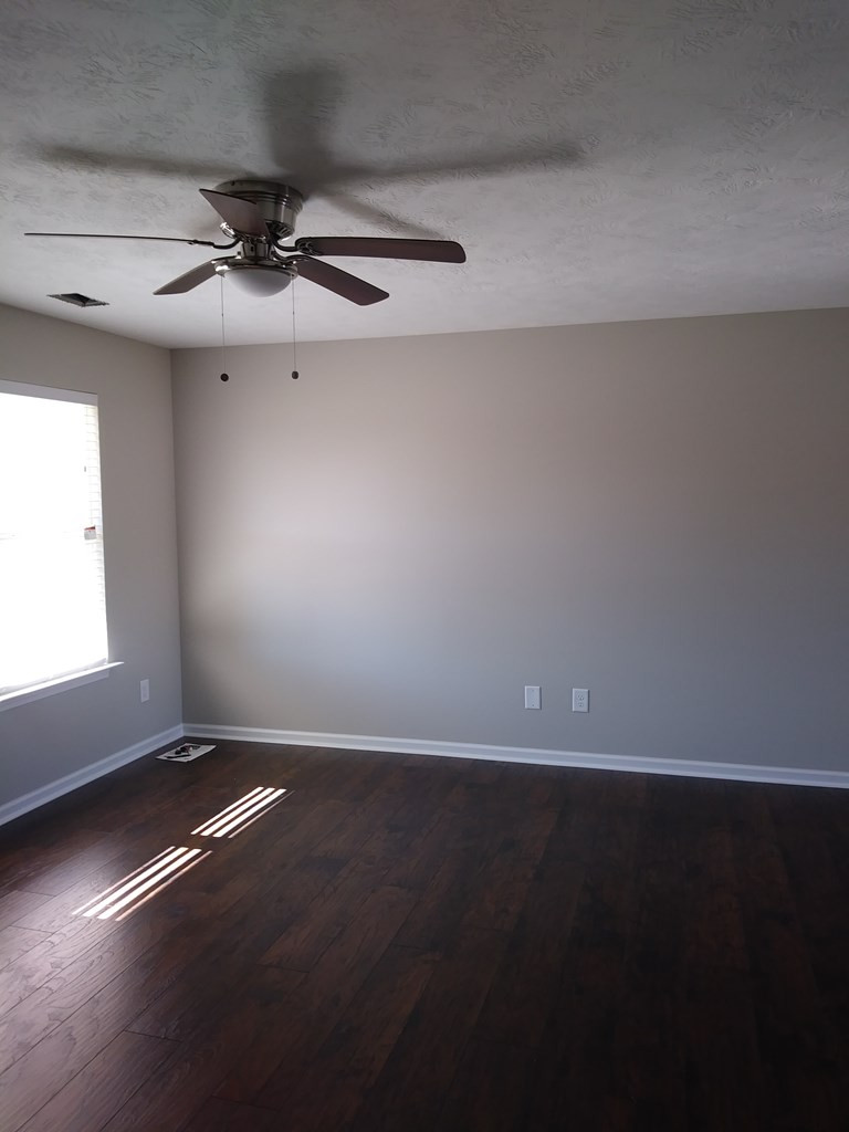 115 May Road Thomson, GA 30824 - Photo 3 of 18 Additional view of Living Room