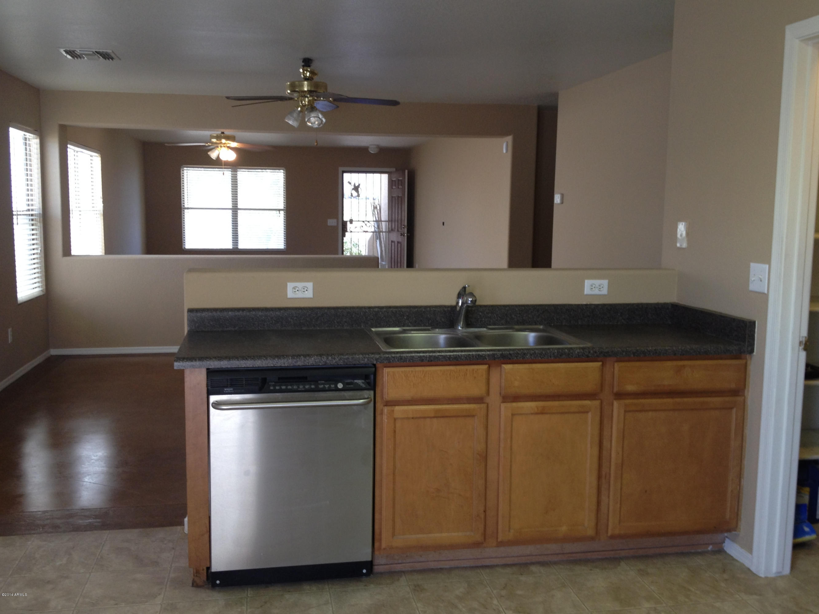 2518 West Roeser Road Phoenix, AZ 85041 - Photo 4 of 41 Gallery Image 4