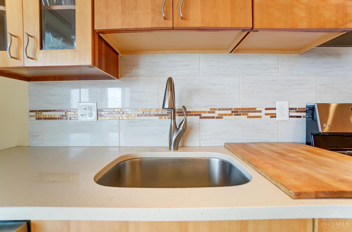 2324 Madison Road, Unit 1907 Cincinnati, OH 45208 - Photo 19 of 35 Gallery Image 19