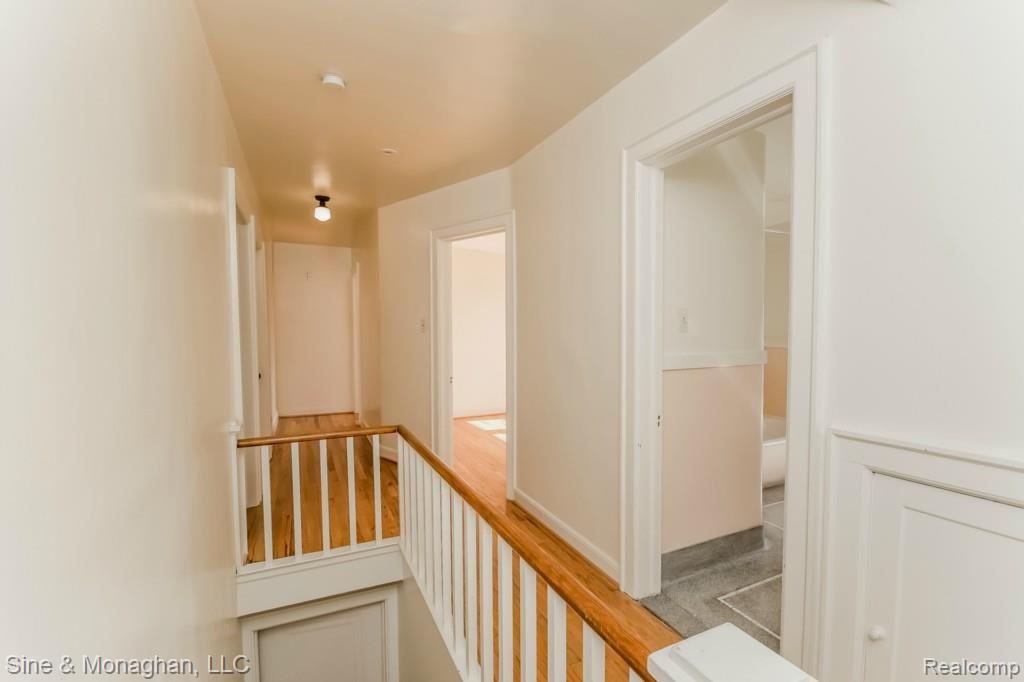 1035 Bishop Road Grosse Pointe, MI 48230 - Photo 36 of 62 036-Landing-1944648-medium.jpg