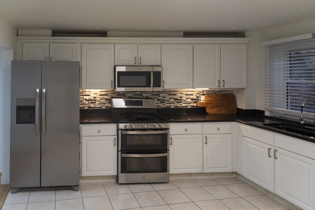 144 Salem Street, Unit 1 Boston, MA 02113 - Photo 3 of 15