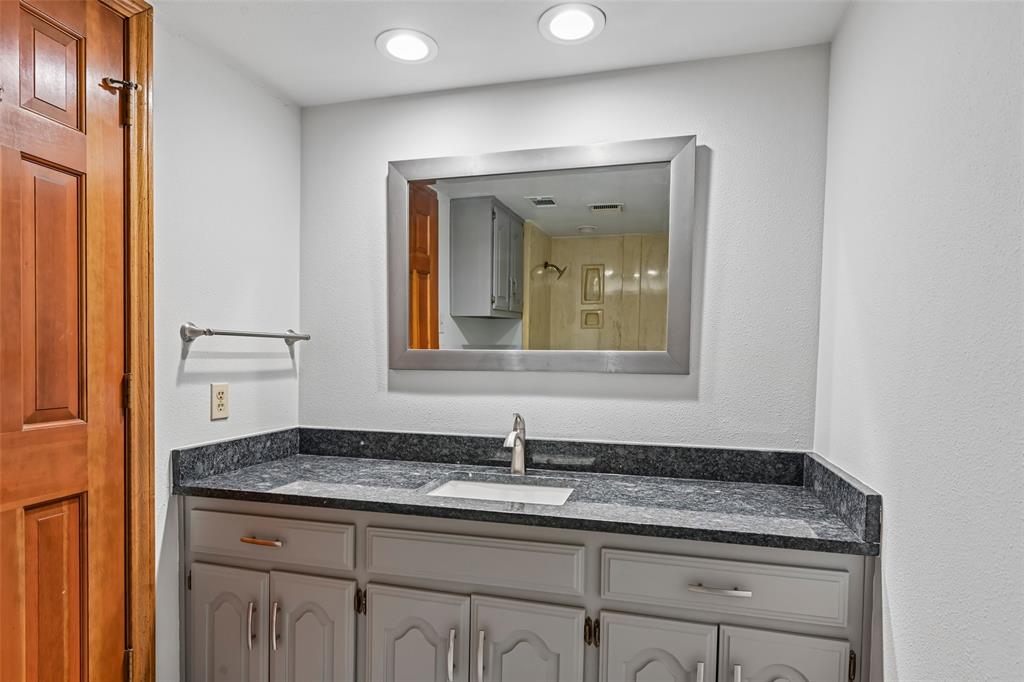 13216 Hillcrest Road Dallas, TX 75240 - Photo 32 of 40