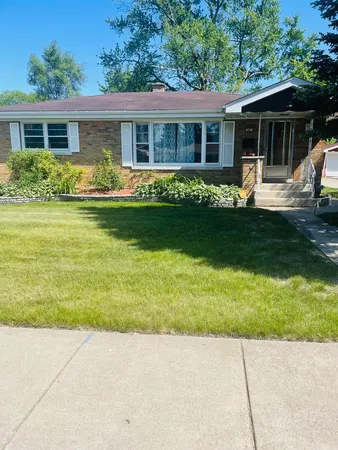$229,000 | 907 East 162nd Place, South Holland, IL 60473