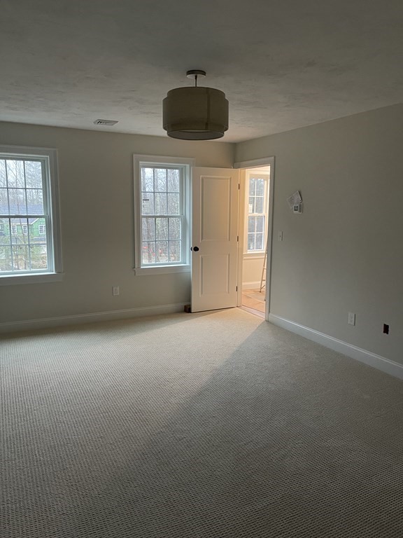 118 Oxford Road Charlton, MA 01507 - Photo 8 of 15