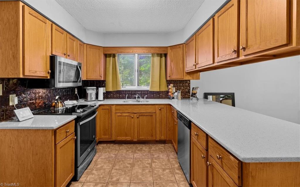 2016 Ledford Road Greensboro, NC 27406 - Photo 11 of 49