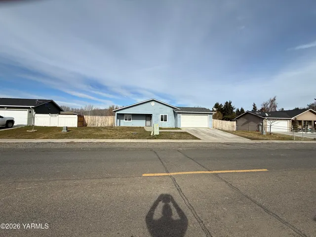 $365,000 | 1398 Ashbrooks Way, Tieton, WA 98947