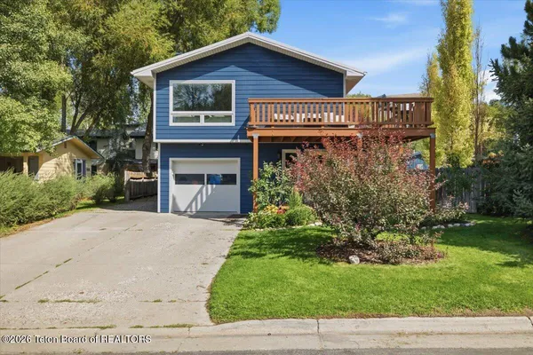 $2,195,000 | 220 Crabtree Lane, Jackson, WY 83001