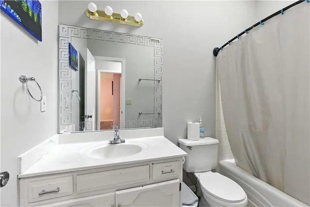 $339,900 | 915 Northwest 63rd Street, Kansas City, MO 64118