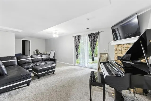 $339,900 | 915 Northwest 63rd Street, Kansas City, MO 64118