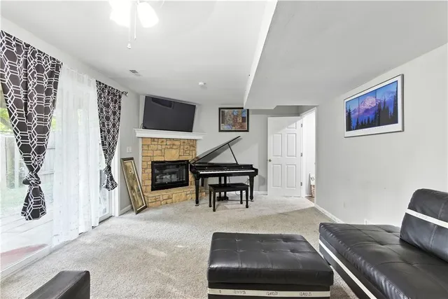 $339,900 | 915 Northwest 63rd Street, Kansas City, MO 64118