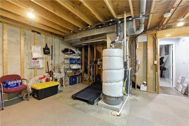 $339,900 | 915 Northwest 63rd Street, Kansas City, MO 64118