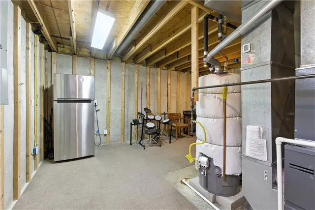 $339,900 | 915 Northwest 63rd Street, Kansas City, MO 64118