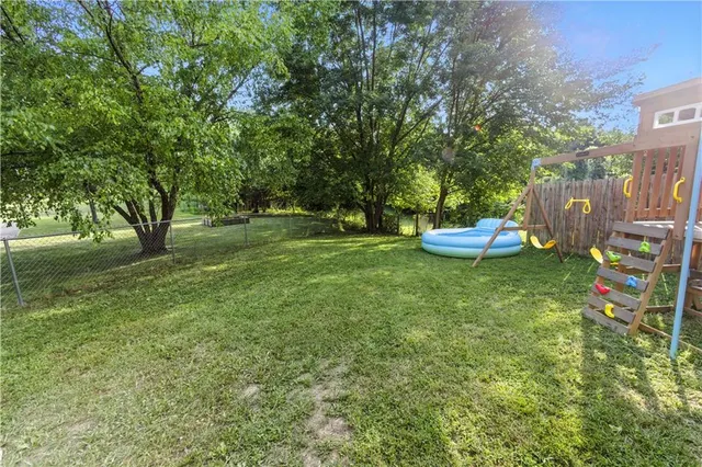 $339,900 | 915 Northwest 63rd Street, Kansas City, MO 64118