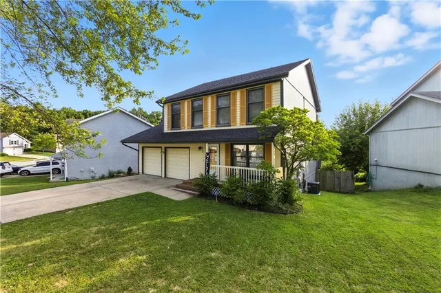 $339,900 | 915 Northwest 63rd Street, Kansas City, MO 64118