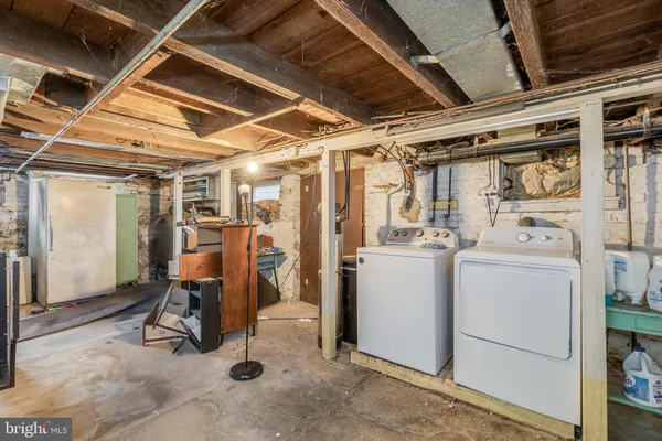 a view of a storage & utility room